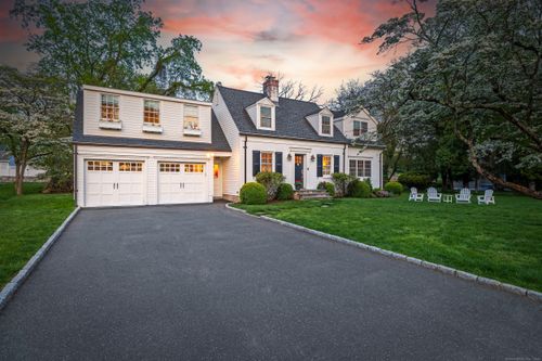 16 Dubois St, Darien, CT, 06820-5221 | Card Image