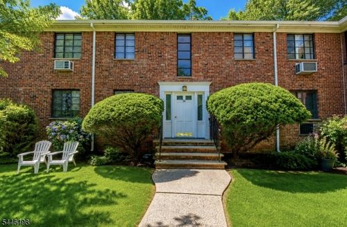 66 Troy Dr, Springfield, NJ, 07081-2061 | Card Image