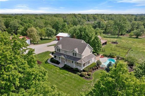 35559 Metcalf Rd, Louisburg, KS, 66053-4535 | Card Image