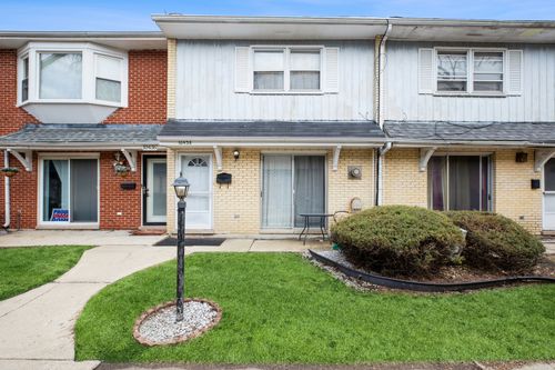 10438 Major Ave, Oak Lawn, IL, 60453-4511 | Card Image