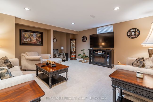 10 Hillview Dr, House other with 5 bedrooms, 3 bathrooms and 4 parking in Bobcaygeon ON | Image 19