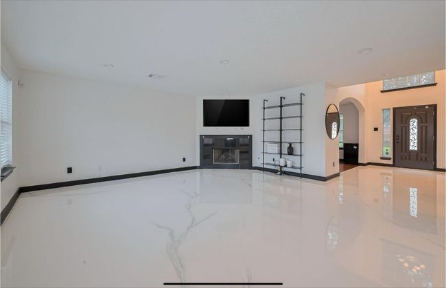 13703 Broad Oaks Ln, House other with 4 bedrooms, 3 bathrooms and 2 parking in Rosharon TX | Image 6