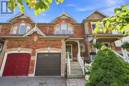 92 Tremount St, Whitby, ON, L1M1G2 | Card Image