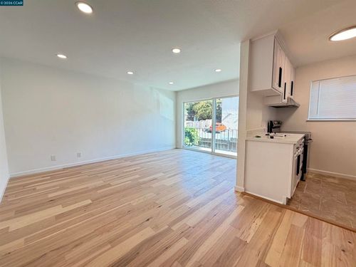 15-10 Moss Ave, Oakland, CA, 94610 | Card Image