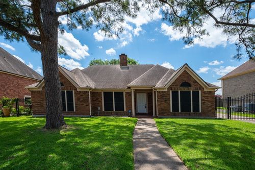 2412 Londonderry Dr, Pearland, TX, 77581-5159 | Card Image