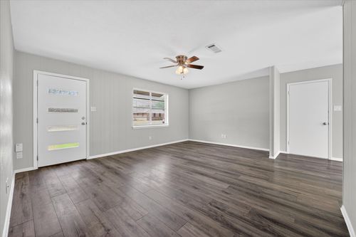 205 Wayne Dr, Sanger, TX, 76266-5612 | Card Image