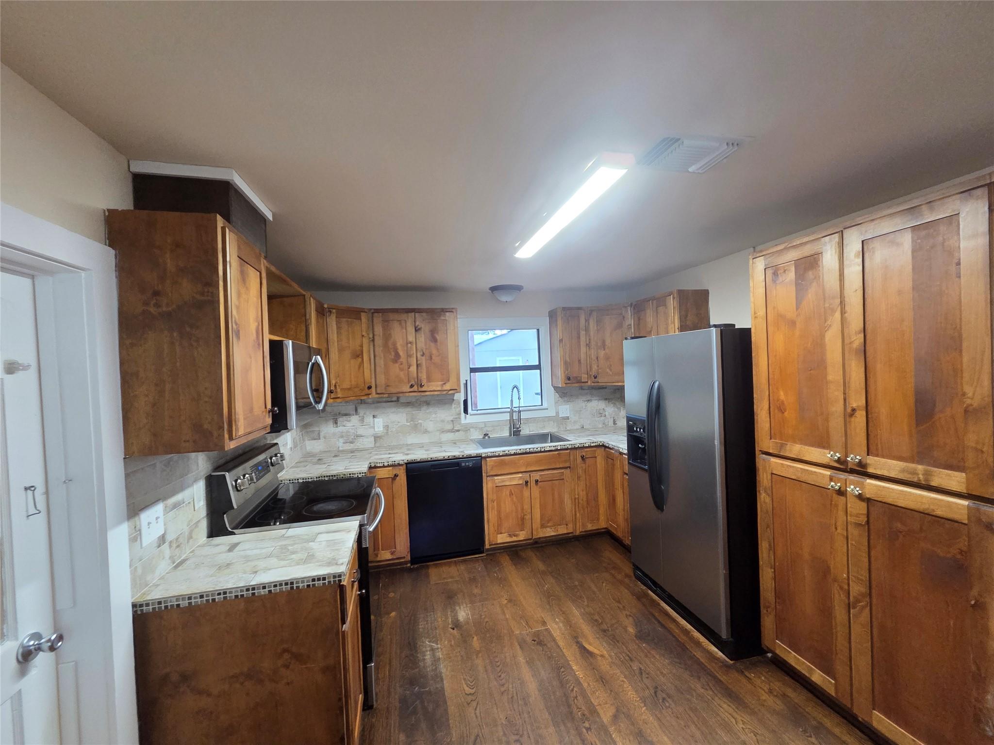 Residential Lease in La Grange 5