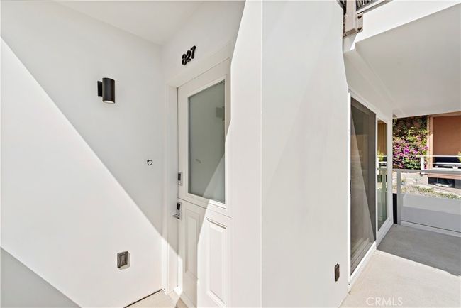 827 Cliff Dr, Condo with 2 bedrooms, 2 bathrooms and 1 parking in Laguna Beach CA | Image 16