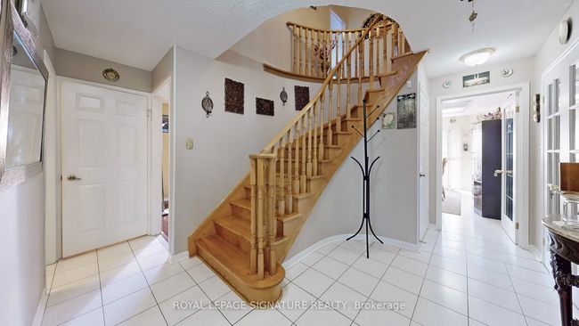 180 Kingknoll Dr, House other with 8 bedrooms, 4 bathrooms and 2 parking in Brampton ON | Image 20