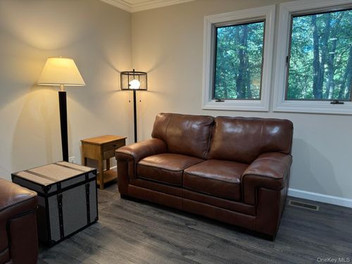 64 Hollow Road Hollow, Brookhaven, NY, 11790 | Card Image