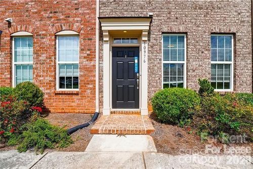 10976 Cedar Walk Ln, Charlotte, NC, 28277-4391 | Card Image