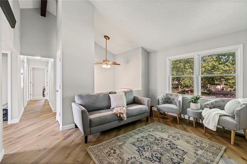 507 Vivian St, Liberty, MO, 64068-2753 | Card Image