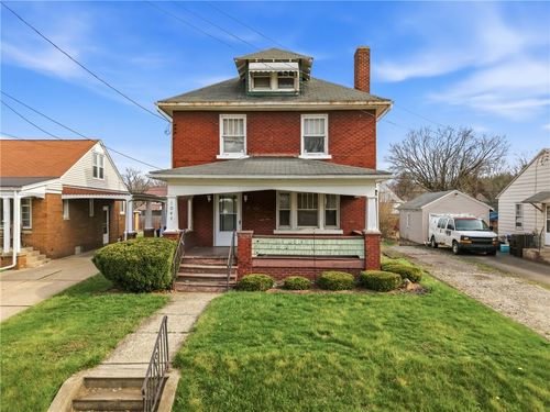 1045 Myrtle Pl, Sharon, PA, 16146-3038 | Card Image