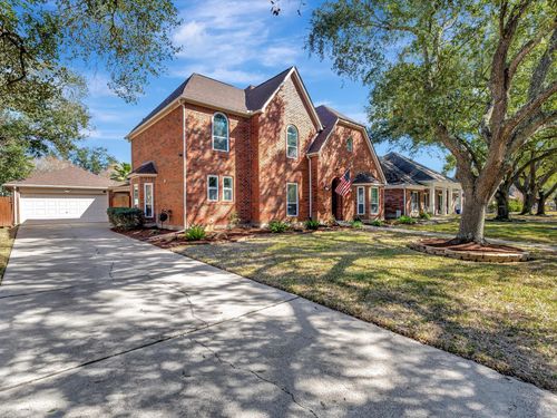 714 Crestwood Dr, El Lago, TX, 77586-5925 | Card Image