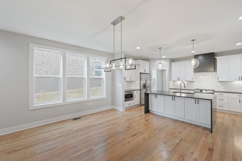 b-1810B Delta Ave, Nashville, TN, 37208-1546 | Card Image