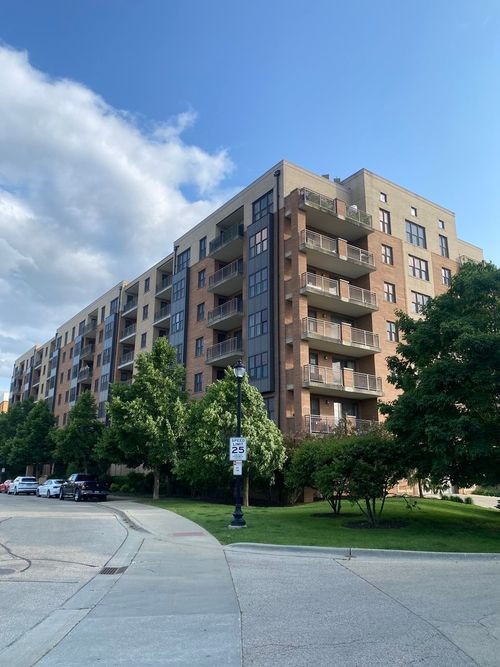 unit-603-300 Anthony Ave, Mundelein, IL, 60060-2456 | Card Image