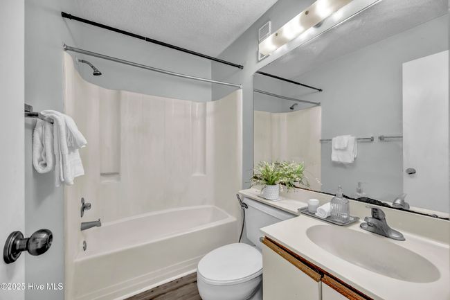 APT-203B - 400 Virginia Ave, Condo with 2 bedrooms, 2 bathrooms and null parking in Carolina Beach NC | Image 19