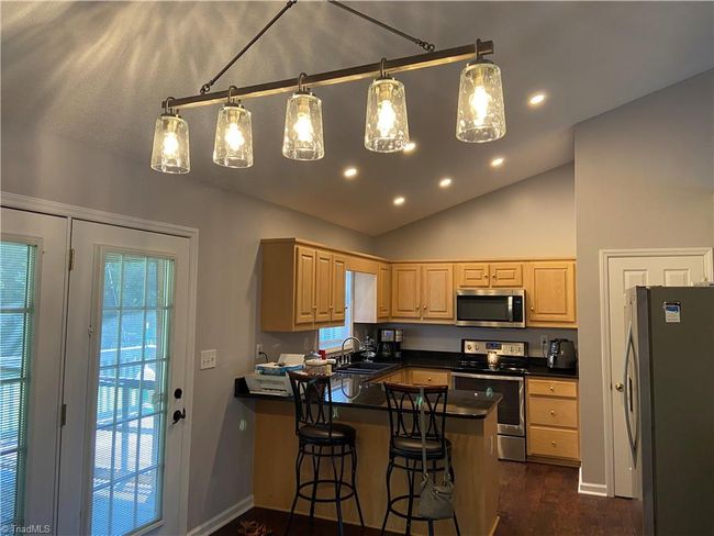 Beautiful dining area light fixture, recessed lighting in kitchen | Image 5