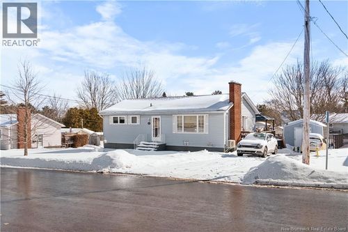 33 Manning Rd, Riverview, NB, E1B3X3 | Card Image