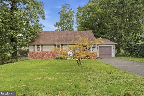 402 Larchwood Ave, FEASTERVILLE TREVOSE, PA, 19053-4202 | Card Image