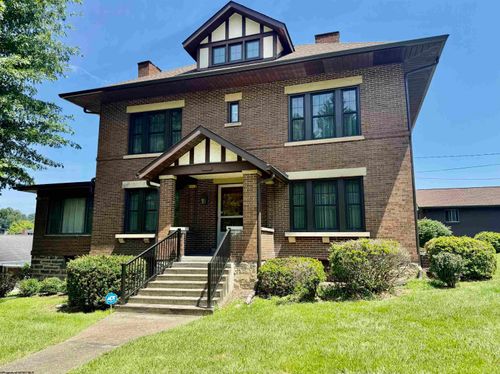 909 7th St, Fairmont, WV, 26554-2501 | Card Image