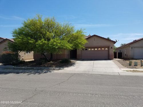7489 S Arizona Madera Dr, Tucson, AZ, 85747-5704 | Card Image