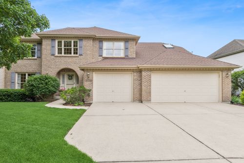6127 Tyrnbury Dr, Lisle, IL, 60532-3200 | Card Image