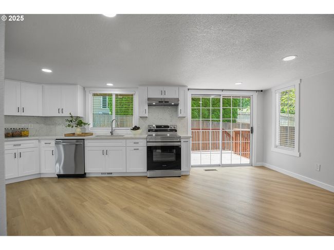 1111 Sw Linneman Ave, House other with 5 bedrooms, 3 bathrooms and 3 parking in Gresham OR | Image 12