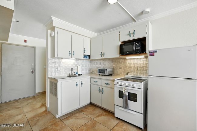 Kitchen | Image 7