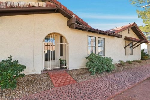 611 Sea Pines Lane, Las Vegas, NV, 89107 | Card Image