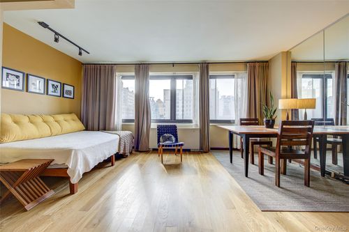 apt-9g-201 21st St, New York, NY, 10011-3135 | Card Image