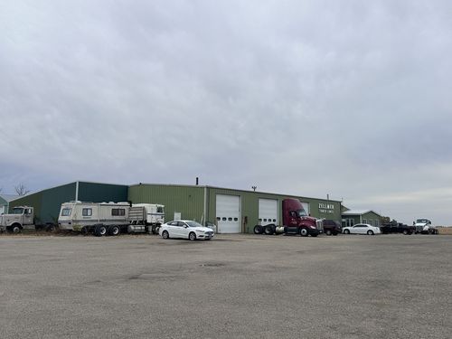 156 W Illinois Rt 71 St, Cedar Point, IL, 61316-1058 | Card Image