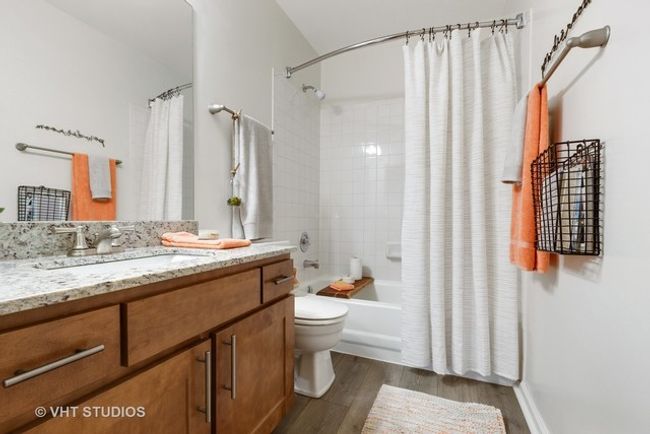 APT-1124 - 1630 Lincoln Meadows Cir, Condo with 2 bedrooms, 2 bathrooms and 2 parking in Schaumburg IL | Image 13
