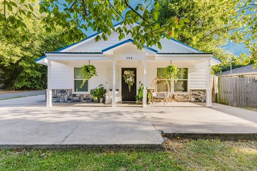 304 Jarbo St, Sulphur Springs, TX, 75482-4037 | Card Image