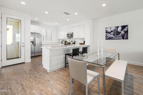 222 Bainbridge Ct, BUELLTON, CA, 93427-1215 | Card Image