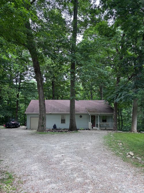 8255 Center Lake Rd, Nineveh, IN, 46164-9647 | Card Image