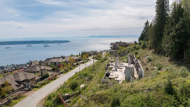 2345 Kadlec Crt, House other with 5 bedrooms, 7 bathrooms and 10 parking in West Vancouver BC | Image 15