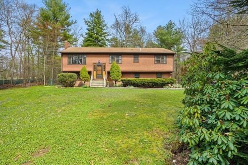 237 Oak St, Norton, MA, 02766-1101 | Card Image