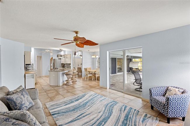 12950 Sw Pembroke Cir S, House other with 3 bedrooms, 2 bathrooms and null parking in LAKE SUZY FL | Image 29