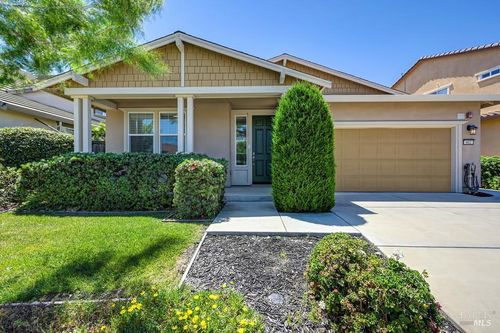 402 Crimson Cir, Vacaville, CA, 95687-7630 | Card Image
