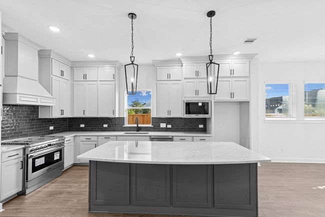 13726 Tranquila Vista Dr, House other with 4 bedrooms, 5 bathrooms and 3 parking in Cypress TX | Image 8