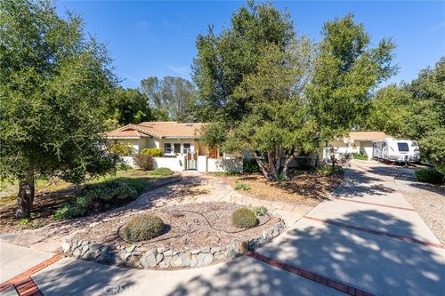 325 Conover Ln, Templeton, CA, 93465-9067 | Card Image