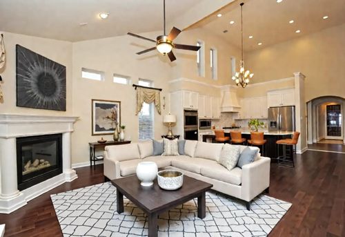 9022 Centennial Dr, Conroe, TX, 77384-3638 | Card Image