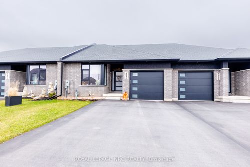 4136 Village Creek Dr, Stevensville, ON, L0S1S0 | Card Image