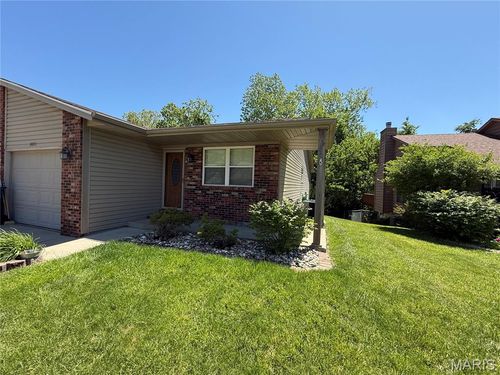 883 Lester Ave, Collinsville, IL, 62234-4153 | Card Image