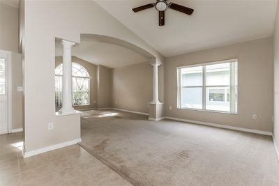 24921 Oakhaven Court, Townhouse with 4 bedrooms, 2 bathrooms and null parking in Lutz FL | Image 3