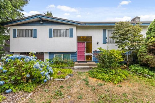 3878 Royal Oak Ave, Burnaby, BC, V5G3M2 | Card Image