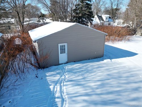 211 Oxford St, Bay City, MI, 48708-4403 | Card Image