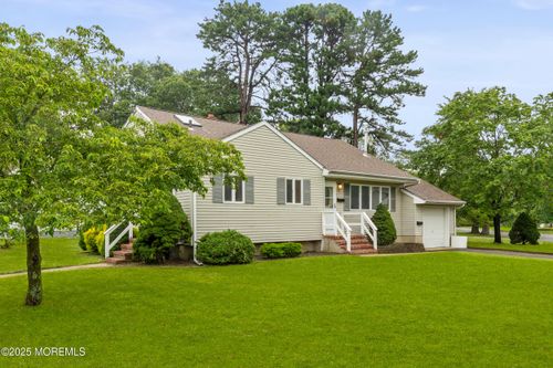 32 Branch Rd, Oakhurst, NJ, 07755-1025 | Card Image