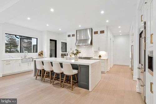 942 Dead Run Dr, MCLEAN, VA, 22101-2119 | Card Image